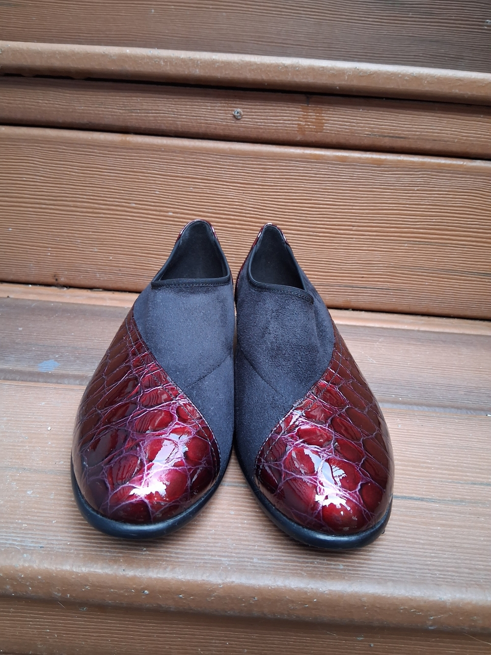 Roberto Capucci for Ingledews Burgundy Croc Patent Flats - Made in Italy, Size 5 - Picture 5 of 8